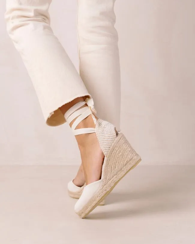 ALOHAS Espadrilles Clara By Day 8211 White Canvas Espadrilles 8211 Women