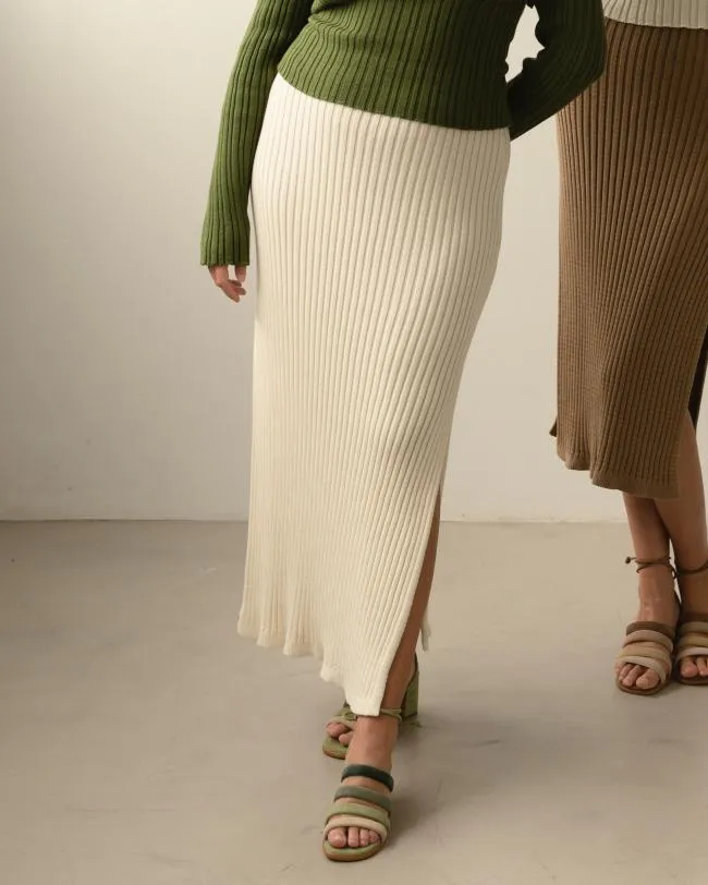 ALOHAS Skirts Wise 8211 White Knit Skirt 8211 Women