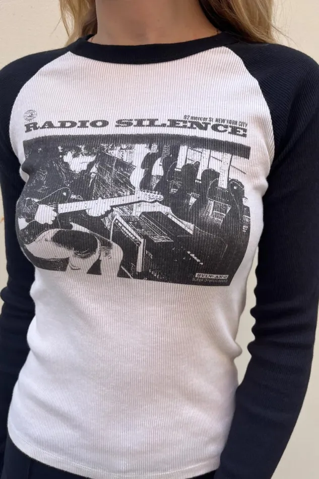 Brandy Melville Graphics Bella Radio Silence Top 8211 Women