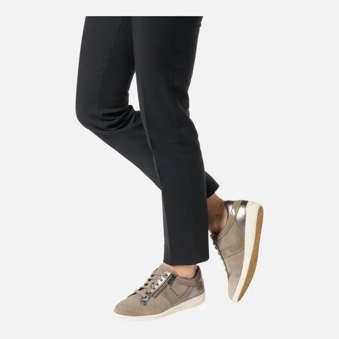 Geox Sneakers MYRIA WOMAN GunTaupe Low Top Sneakers Guntaupe 8211 Woman