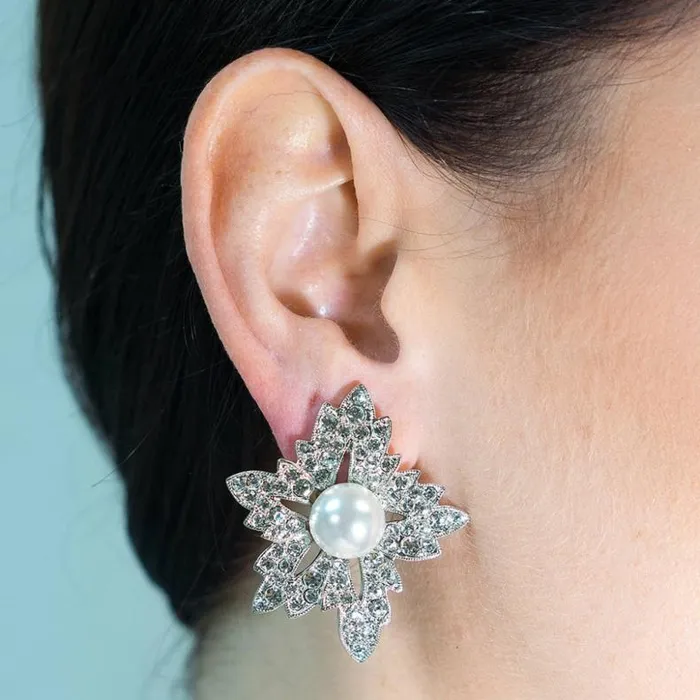 Kenneth Jay Lane Pearl Earrings Women White Pearl Flower Clip Earrings Kenneth Jay Lane Pearl Earrings Women White Pearl Flower Clip Earrings