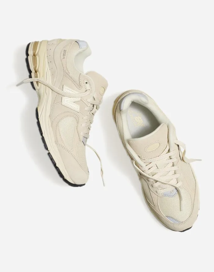 Madewell New Balance Unisex 2002R Sneakers Calm Taupe Women Sneakers