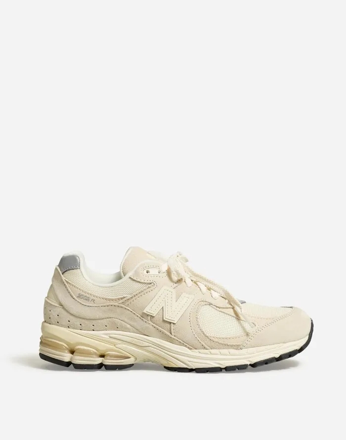 Madewell New Balance Unisex 2002R Sneakers Calm Taupe Women Sneakers