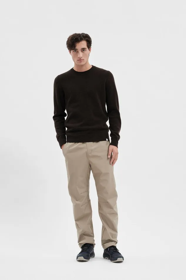Men Norse Projects Trousers Alvar GoreTex Infinium Tech Trouser Sand