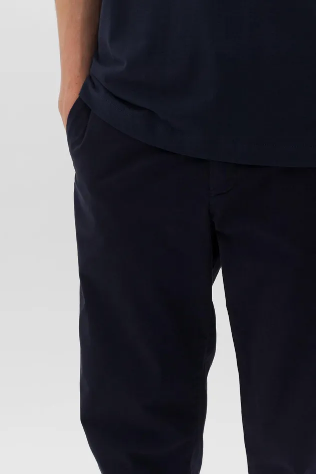 Men Norse Projects Trousers Aros Regular Italian Brushed Twill Chino Dark Navy