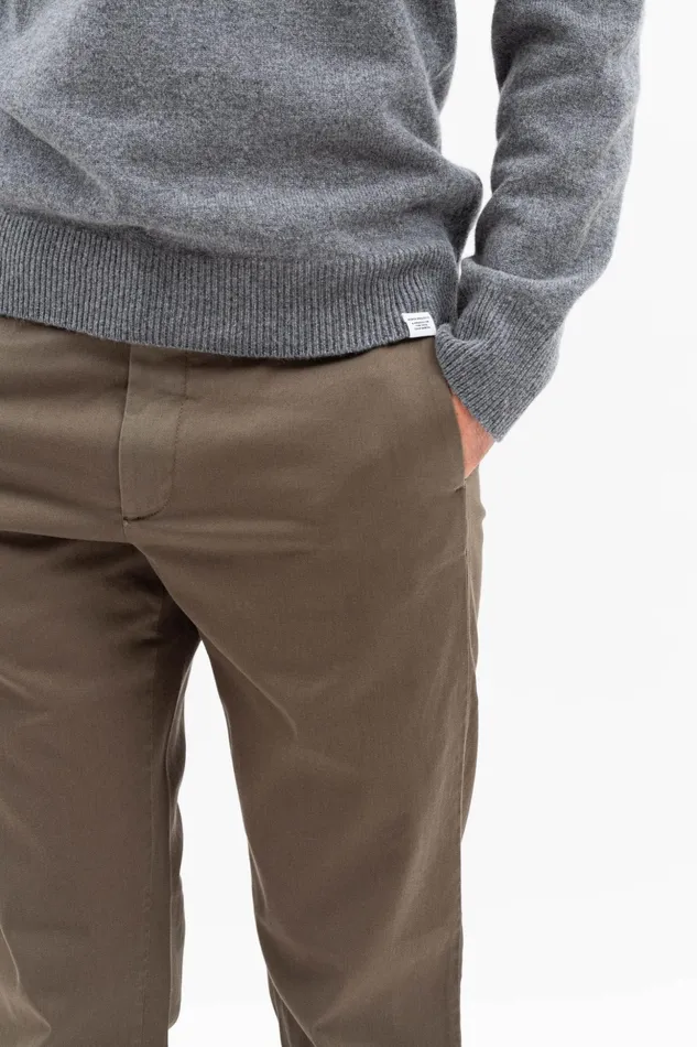 Men Norse Projects Trousers Aros Slim Light Stretch Chino Ivy Green