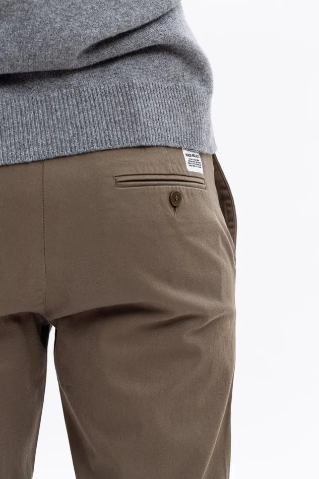 Men Norse Projects Trousers Aros Slim Light Stretch Chino Ivy Green