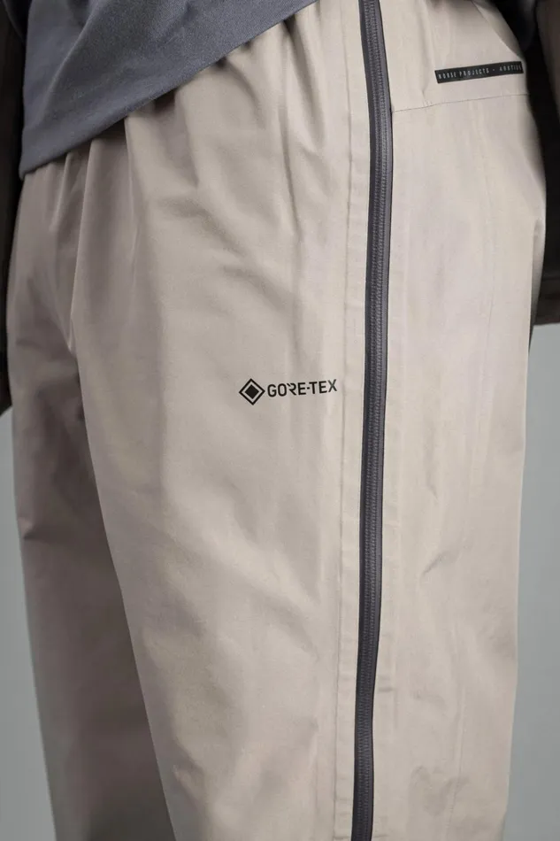 Men Norse Projects Trousers GoreTex 3L Rain Pant Mid Khaki