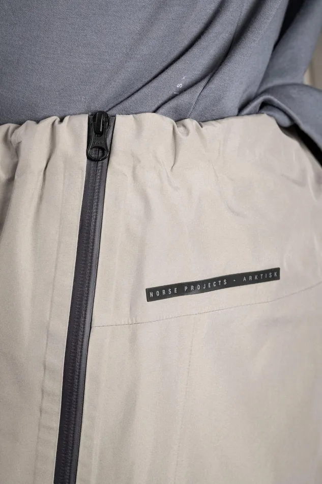 Men Norse Projects Trousers GoreTex 3L Rain Pant Mid Khaki