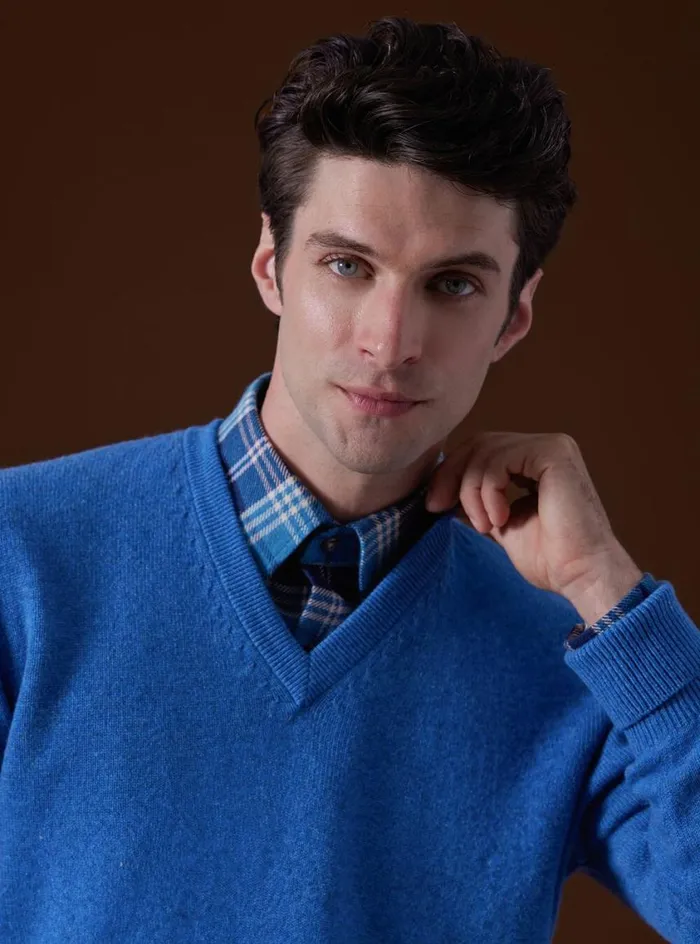 Men Paul Stuart Sweaters Classic Cashmere Double Ply VNeck Sweater Ocean Blue