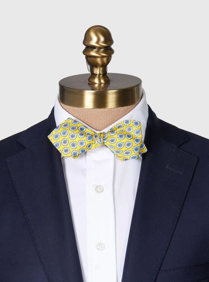 Men Paul Stuart Ties Silk Twill Tossed Paisley Bow TIe Yellow