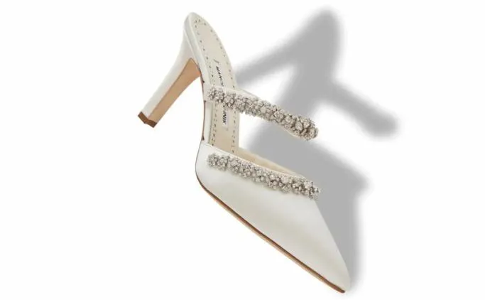 Mules Women Manolo Blahnik VEDADAMUCream Satin Crystal Embellished Mules