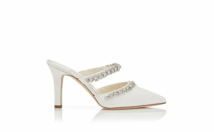 Mules Women Manolo Blahnik VEDADAMUCream Satin Crystal Embellished Mules Mules Women Manolo Blahnik VEDADAMUCream Satin Crystal Embellished Mules