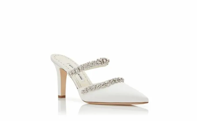 Mules Women Manolo Blahnik VEDADAMUCream Satin Crystal Embellished Mules Mules Women Manolo Blahnik VEDADAMUCream Satin Crystal Embellished Mules
