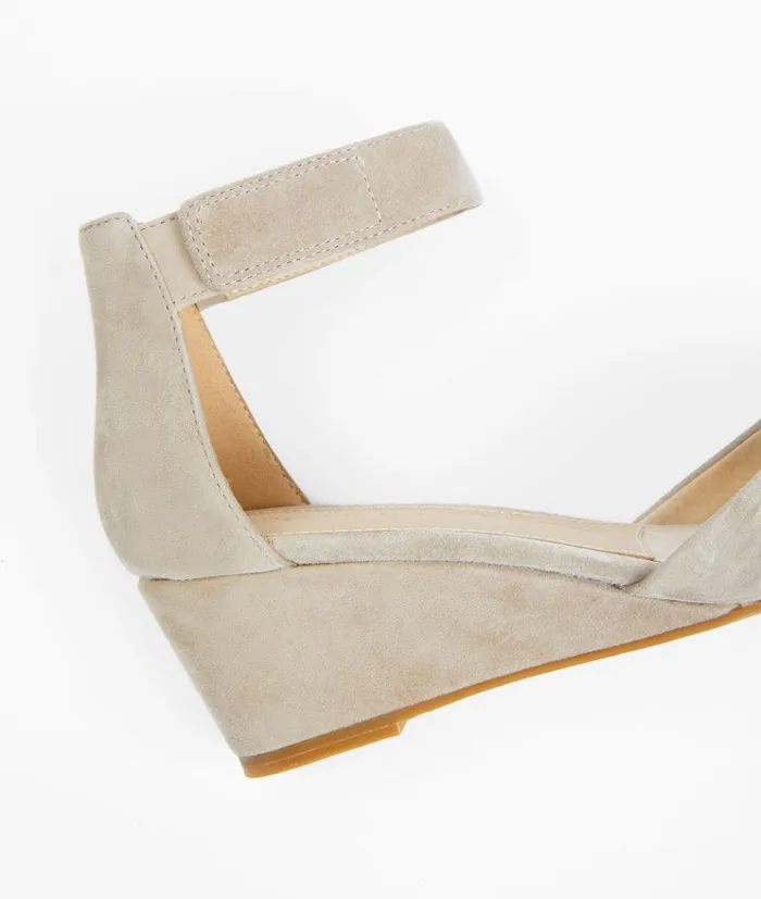 Pelle Moda Kitty Wedge 8211 Mushroom Mushroom Kid Suede Women Wedges Pelle Moda Kitty Wedge 8211 Mushroom Mushroom Kid Suede Women Wedges