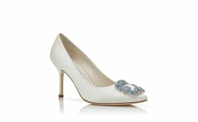 Pumps Women Manolo Blahnik HANGISI BRIDAL 90Cream Satin Jewel Buckle Pumps Pumps Women Manolo Blahnik HANGISI BRIDAL 90Cream Satin Jewel Buckle Pumps