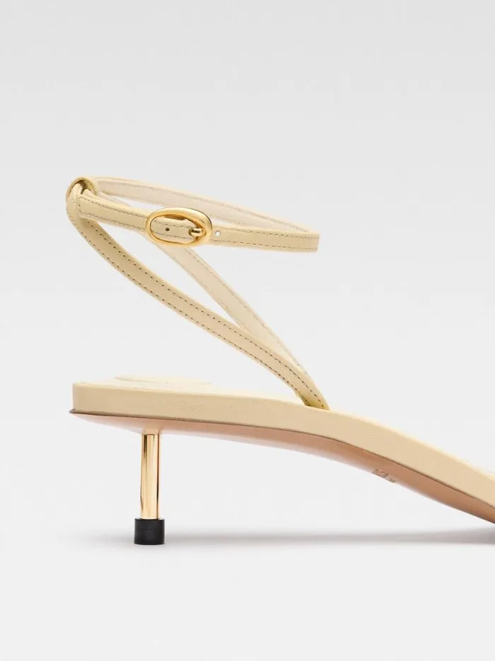 The Low Regalo Sandals Ivory Women JACQUEMUS Shoes The Low Regalo Sandals Ivory Women JACQUEMUS Shoes