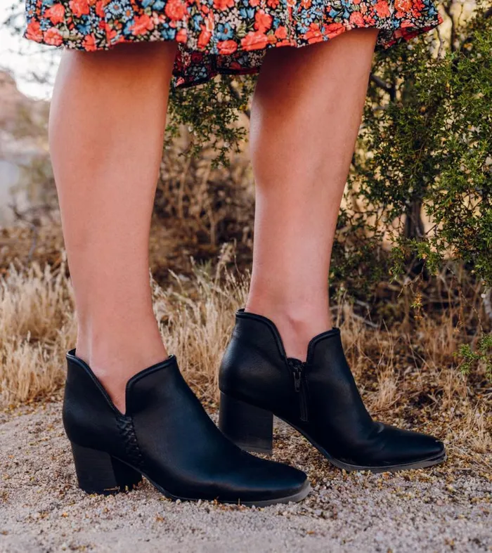 Women Baretraps Booties Tristen Ankle Bootie Black Women Baretraps Booties Tristen Ankle Bootie Black