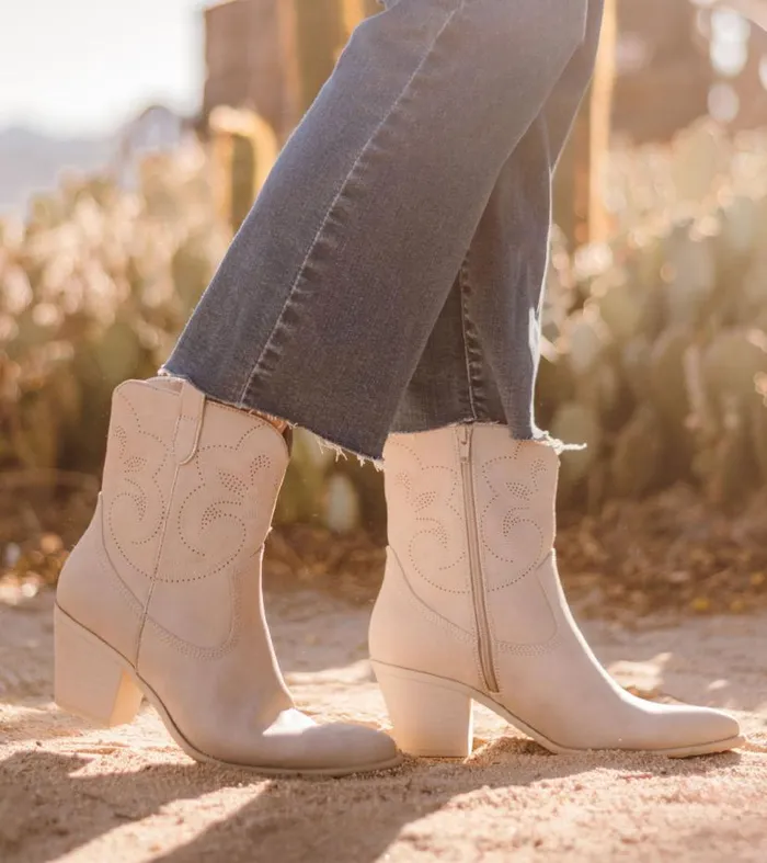 Women Baretraps Booties Yenni Western Boot Haze