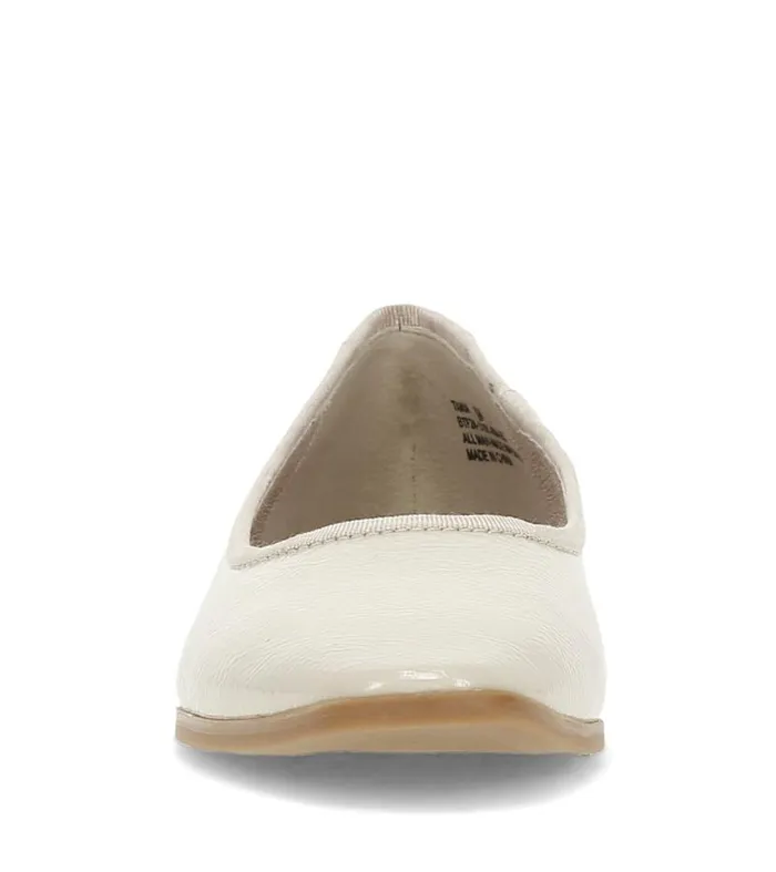 Women Baretraps Dress Shoes Tania Casual Flat Ivory Women Baretraps Dress Shoes Tania Casual Flat Ivory