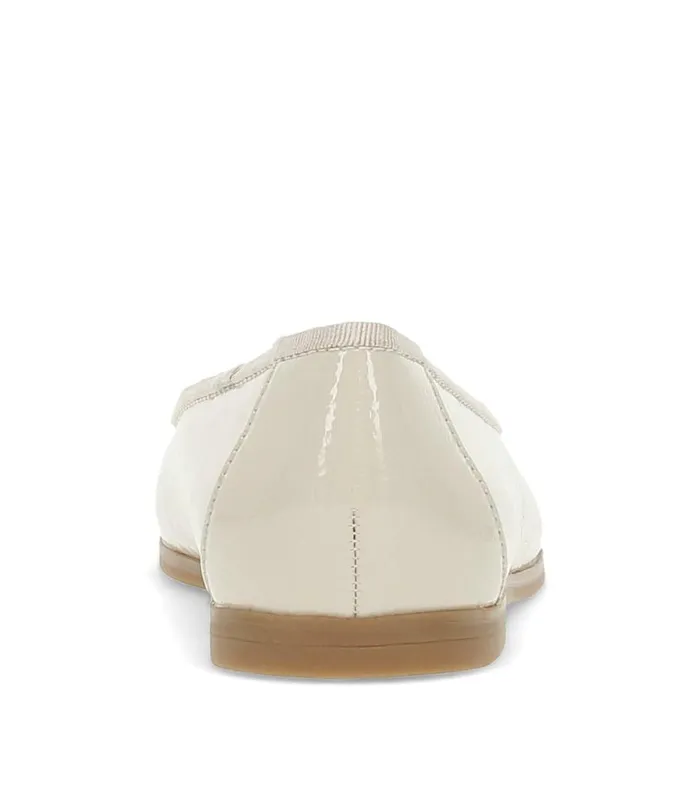 Women Baretraps Dress Shoes Tania Casual Flat Ivory Women Baretraps Dress Shoes Tania Casual Flat Ivory