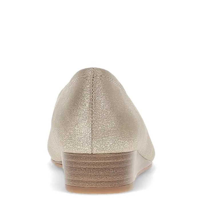 Women Baretraps Flats and Loafers Covette Wedge Slip On Light Champagne Women Baretraps Flats and Loafers Covette Wedge Slip On Light Champagne