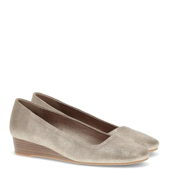 Women Baretraps Flats and Loafers Covette Wedge Slip On Light Champagne Women Baretraps Flats and Loafers Covette Wedge Slip On Light Champagne
