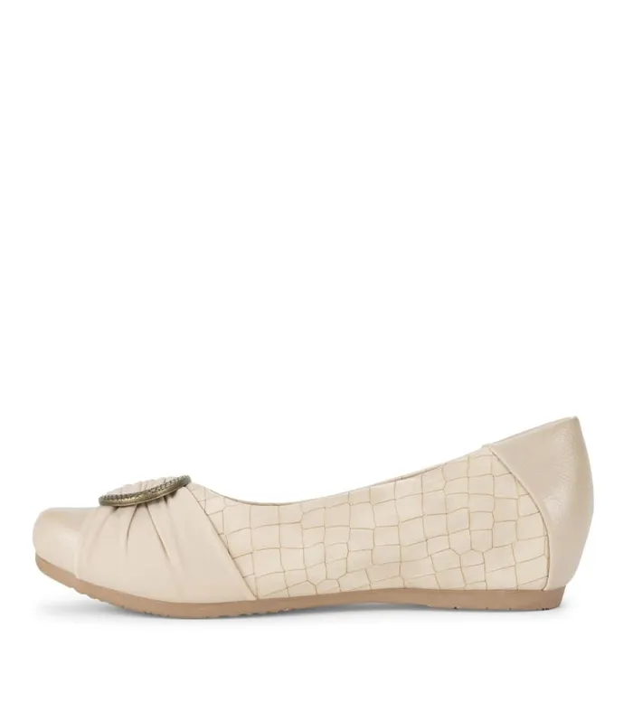 Women Baretraps Flats and Loafers Mabely Flat Milkyway