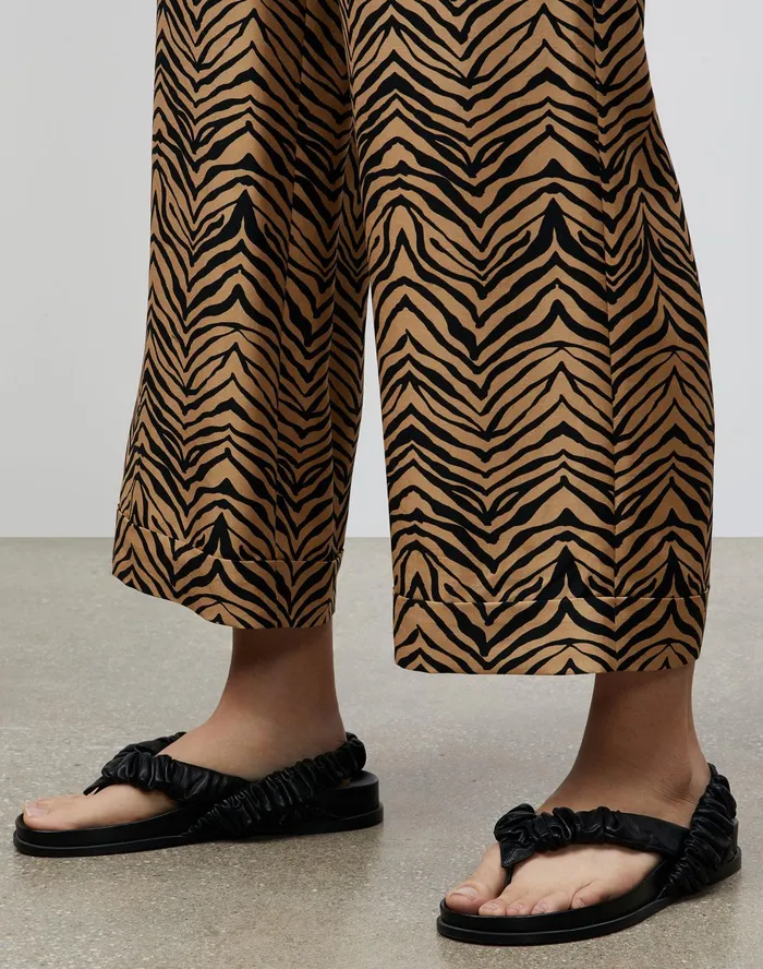 Women Lafayette 148 New York Pants and Shorts PlusSize Riverside Cropped Pant In Mini Zevron Print Shantung Honeynut Multi