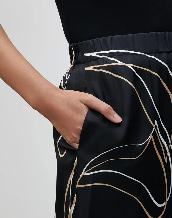 Women Lafayette 148 New York Pants and Shorts Riverside Cropped Pant In Garden Contour Print Black Multi