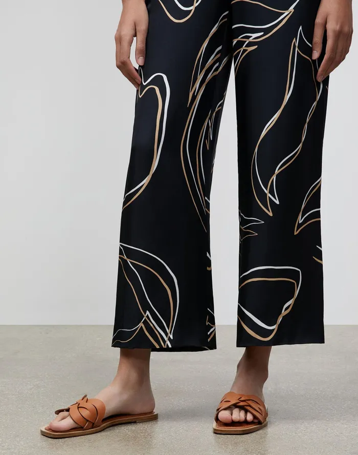 Women Lafayette 148 New York Pants and Shorts Riverside Cropped Pant In Garden Contour Print Black Multi