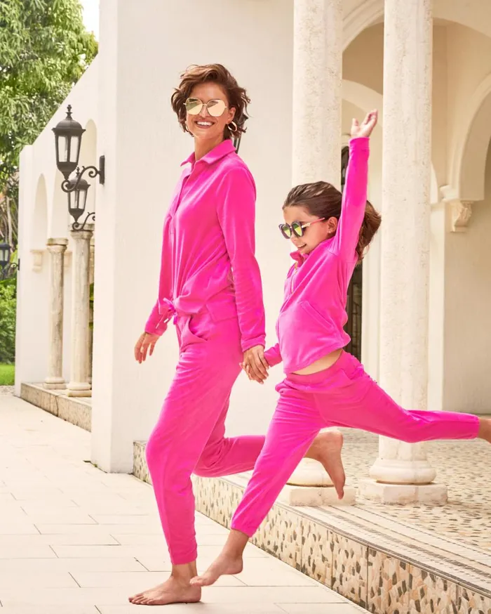 Women Lilly Pulitzer Loungewear August Pullover and Mallie Pant Velour Set Pink Palms