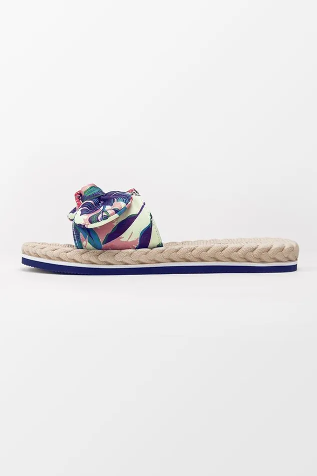 Women Sandals Cupshe Spring Fling Tropical Bow Knot Slide Sandals Multicolor